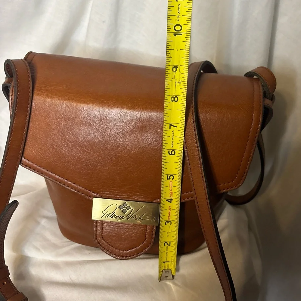 Patricia Nash Beautiful Tan Leather Crossbody Bag - Adjustable- Classic - Picture 6 of 13